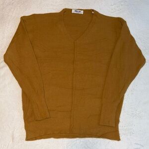 Double Zero V-Neck light Sweater in Caramel Brown size-medium